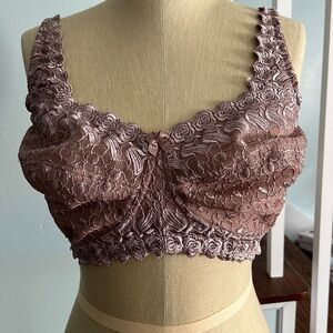 Amoureuse Embroidered Lace Beautiful Bra size 40DD